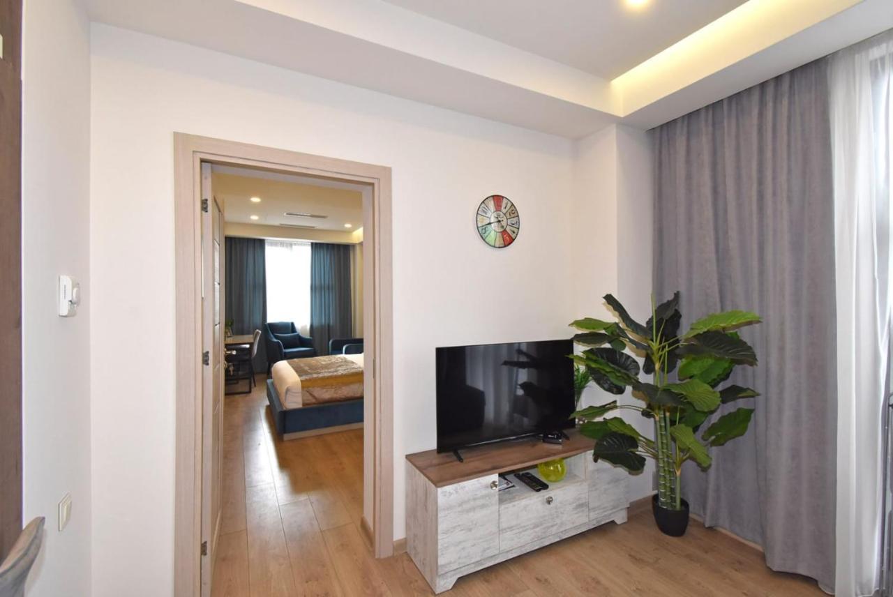 Home4You City Center Apartments يريفان المظهر الخارجي الصورة
