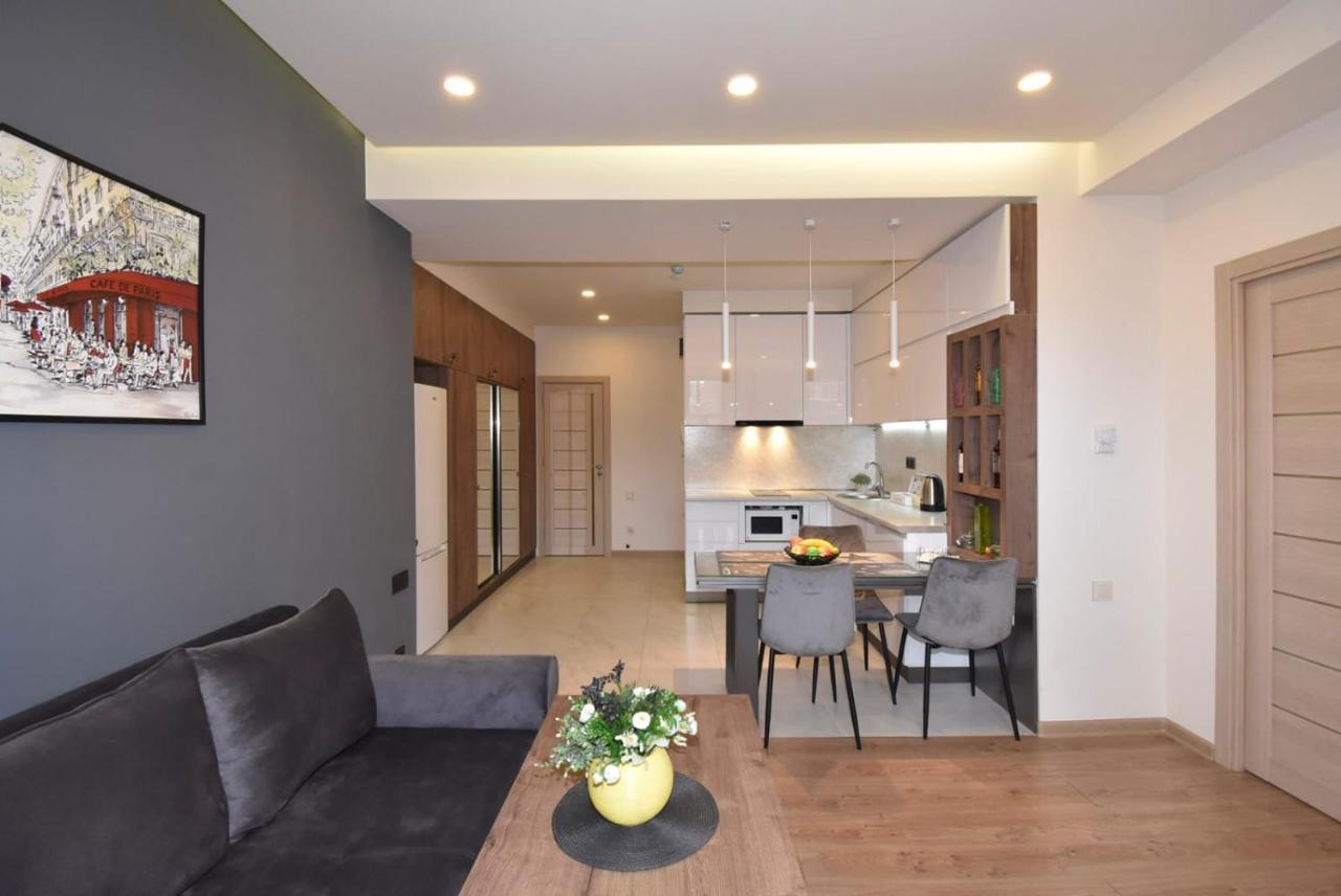 Home4You City Center Apartments يريفان المظهر الخارجي الصورة