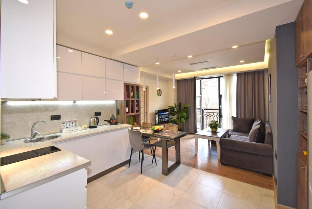 Home4You City Center Apartments يريفان المظهر الخارجي الصورة