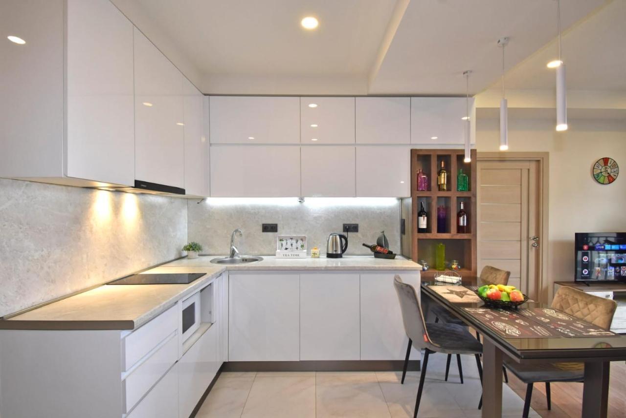 Home4You City Center Apartments يريفان المظهر الخارجي الصورة