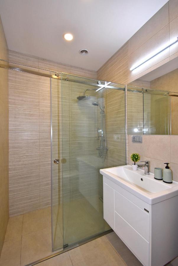 Home4You City Center Apartments يريفان المظهر الخارجي الصورة