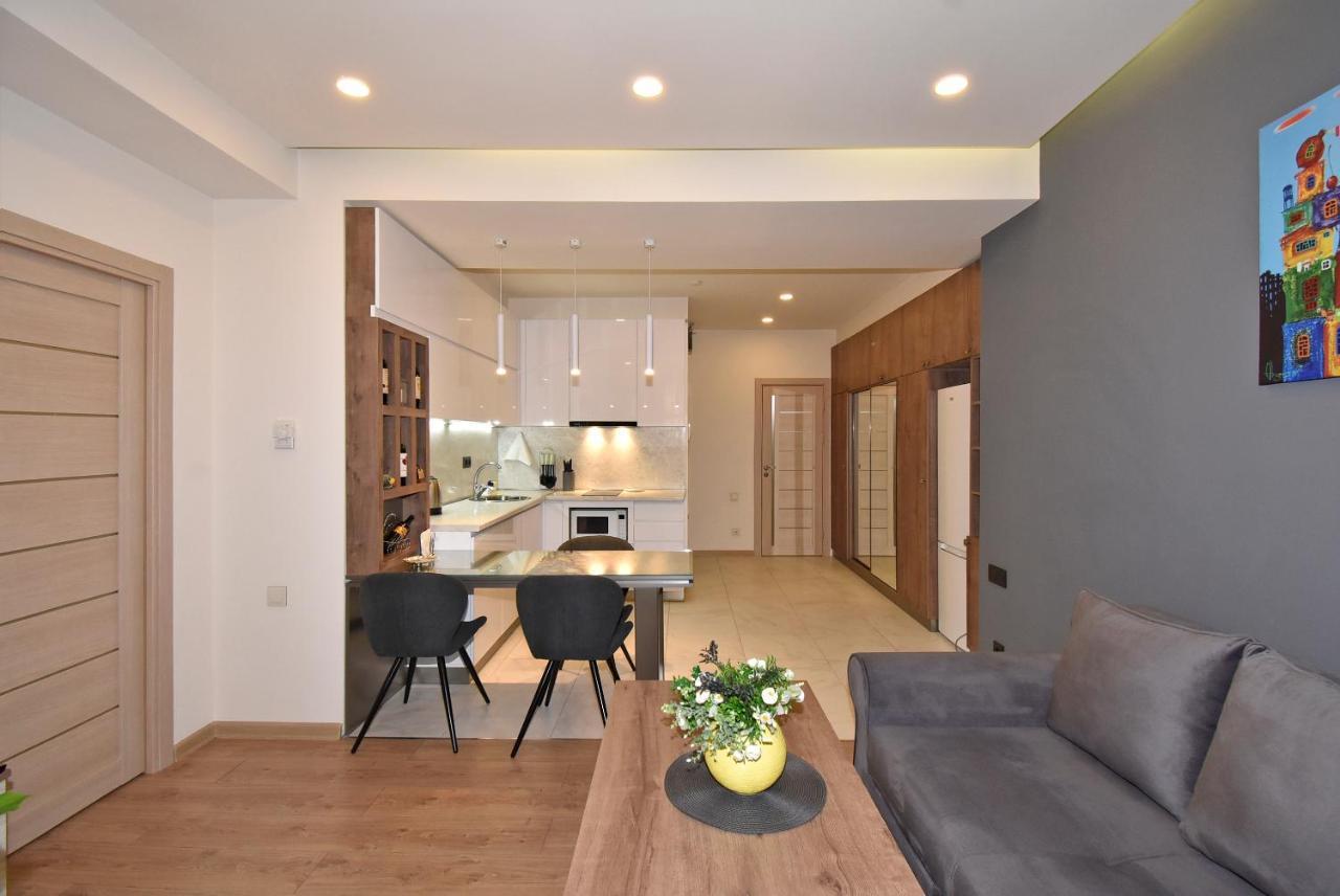 Home4You City Center Apartments يريفان المظهر الخارجي الصورة