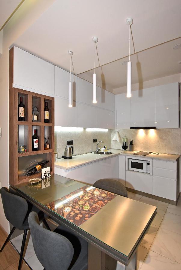 Home4You City Center Apartments يريفان المظهر الخارجي الصورة