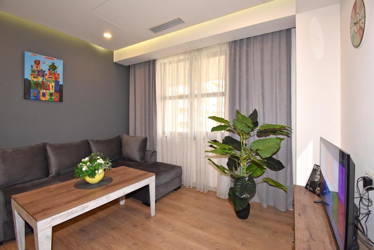 Home4You City Center Apartments يريفان المظهر الخارجي الصورة