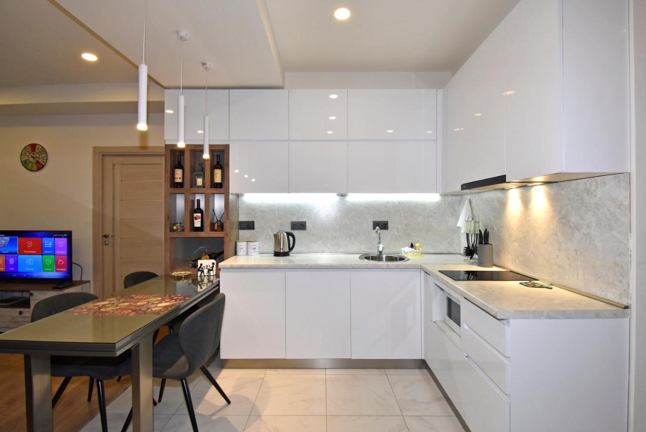 Home4You City Center Apartments يريفان المظهر الخارجي الصورة